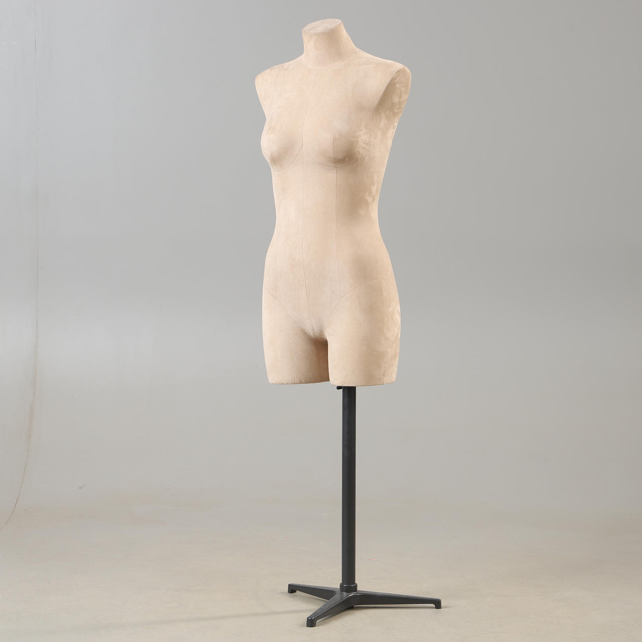 SAMPLE DOLL, textile and metal.