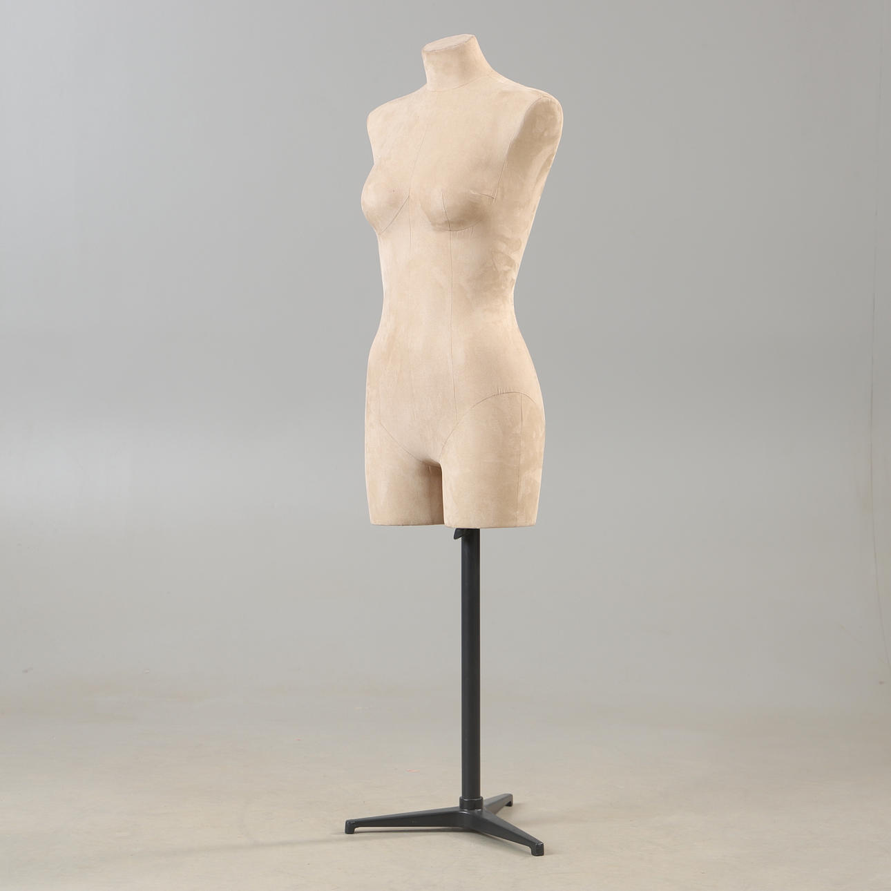 SAMPLE DOLL, textile and metal.