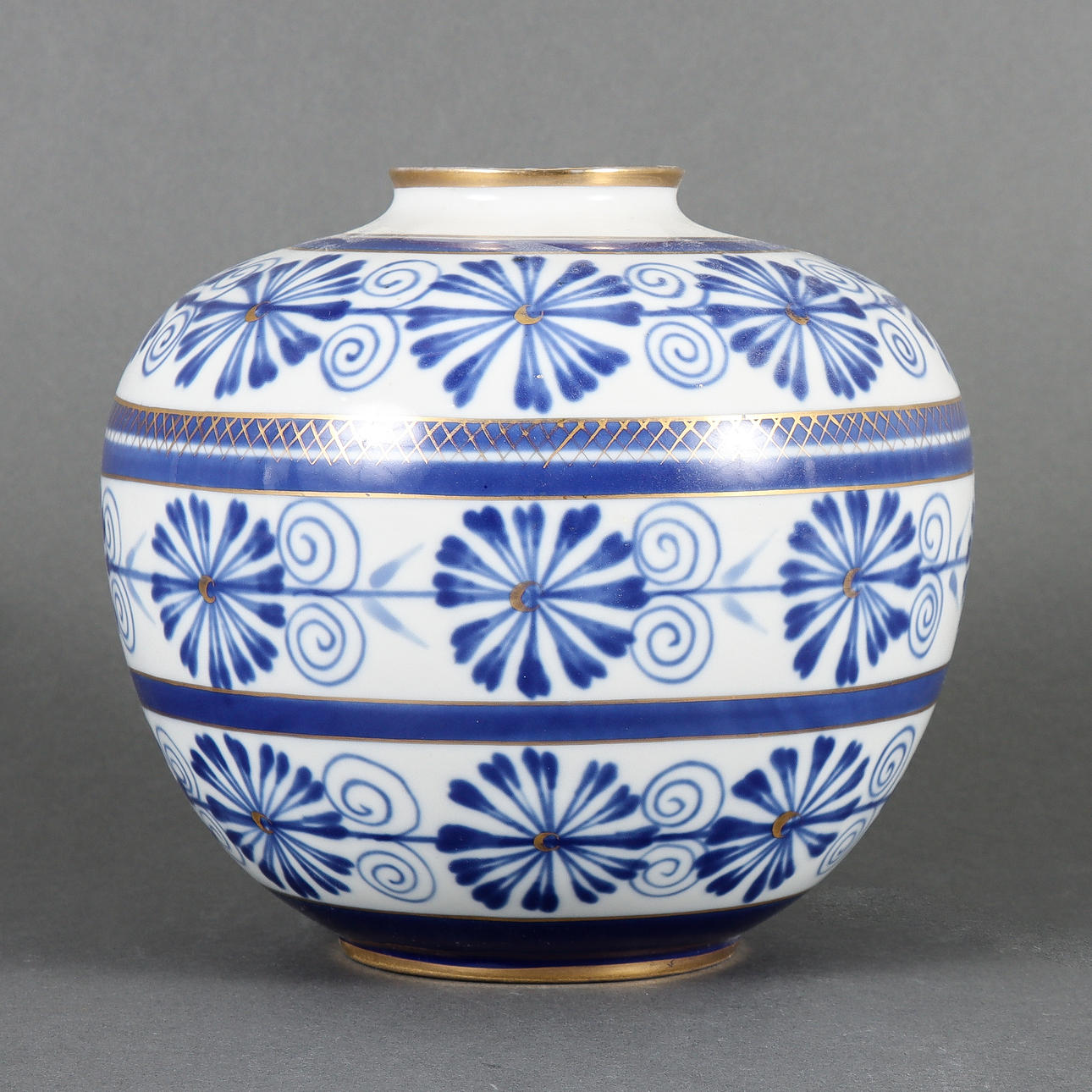 VAS porslin, Karlskrona, handmålad RR.