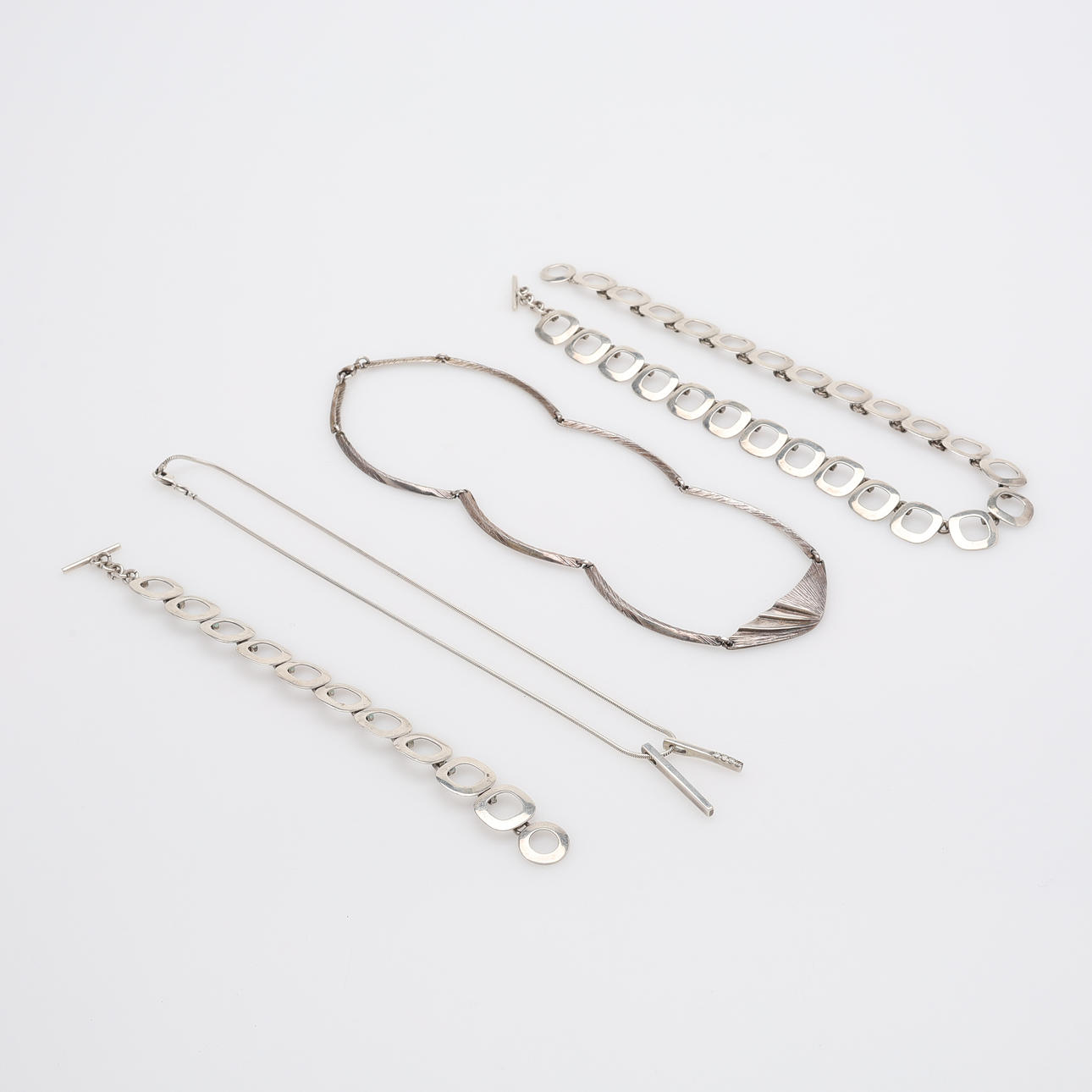 ARMBAND OCH COLLIER, 1+3 ST, totalt 82,6 g.