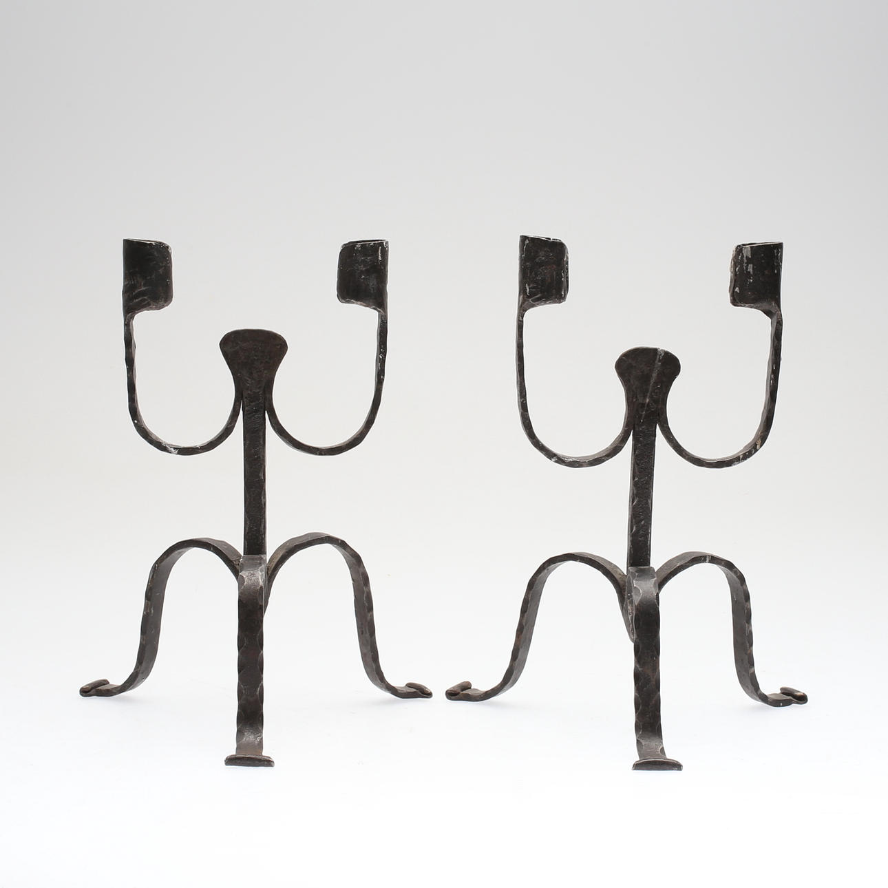 LJUSSTAKAR, 2 st, smide, 1800-/1900-tal.