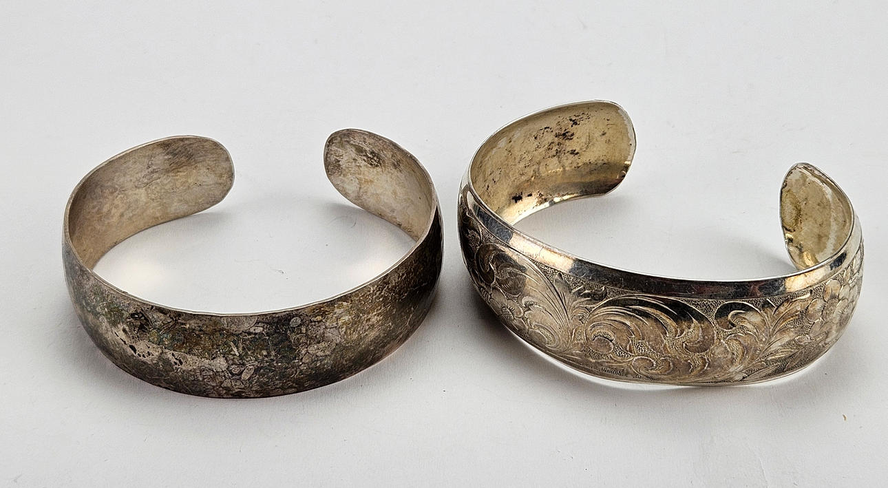 ARMRINGS, 2 pcs, silver, weight approx. 42 grams.