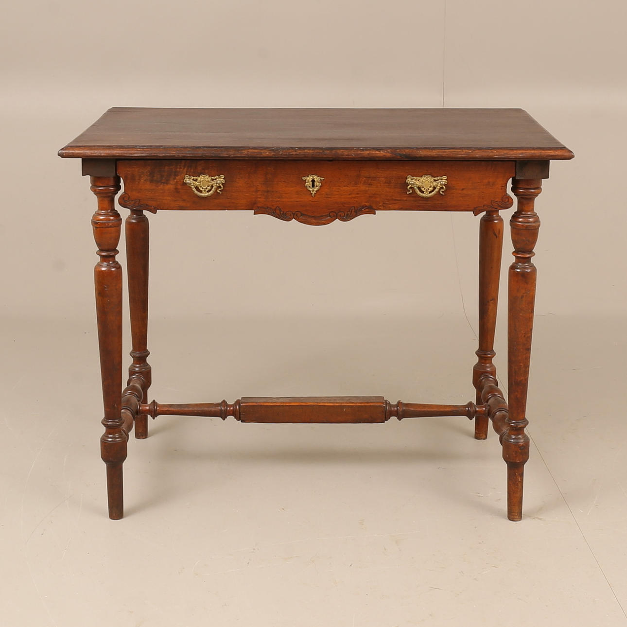 SKRIVBORD, trä, sekelskifte 1900.