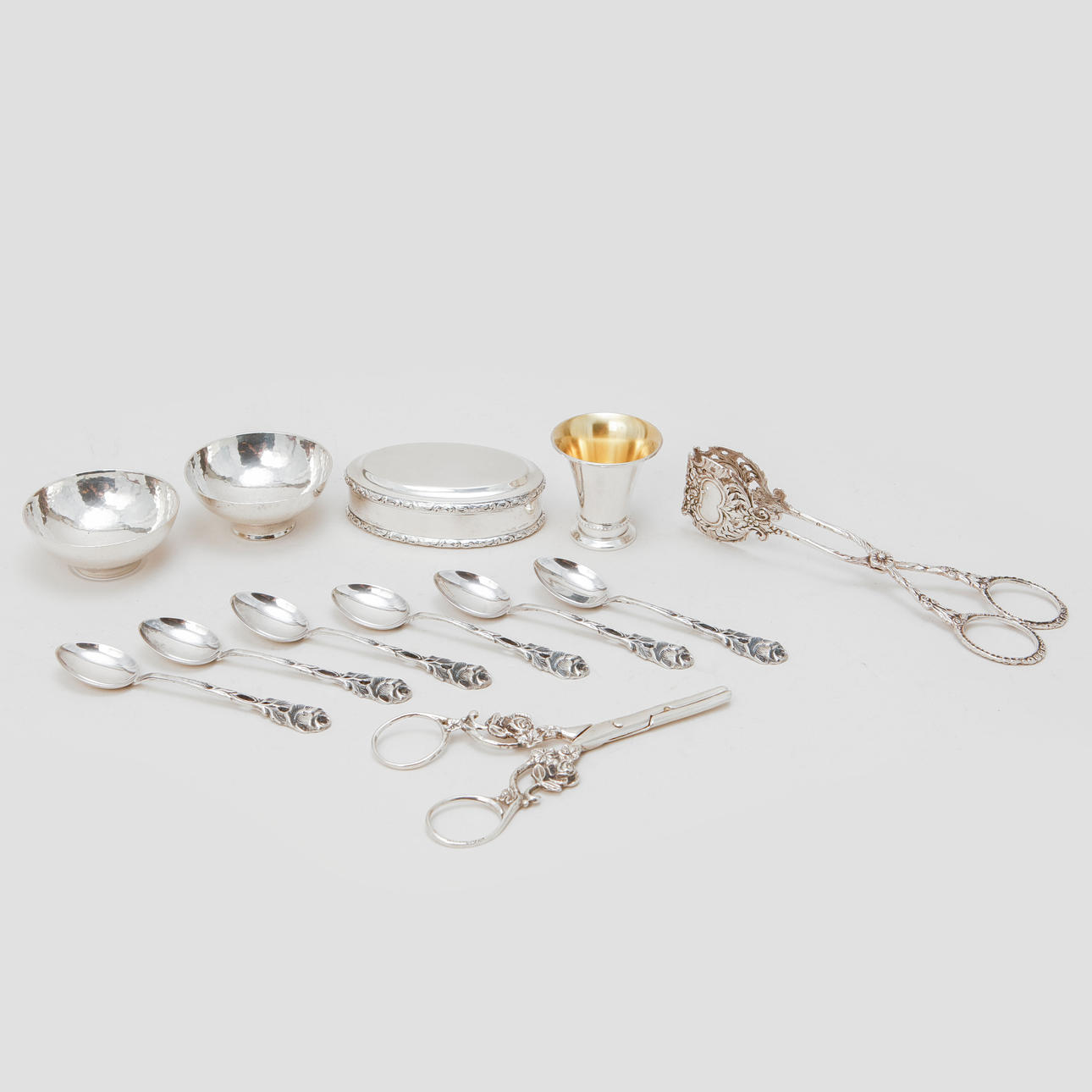 SILVER, 12 pieces, weight approx. 300 grams.