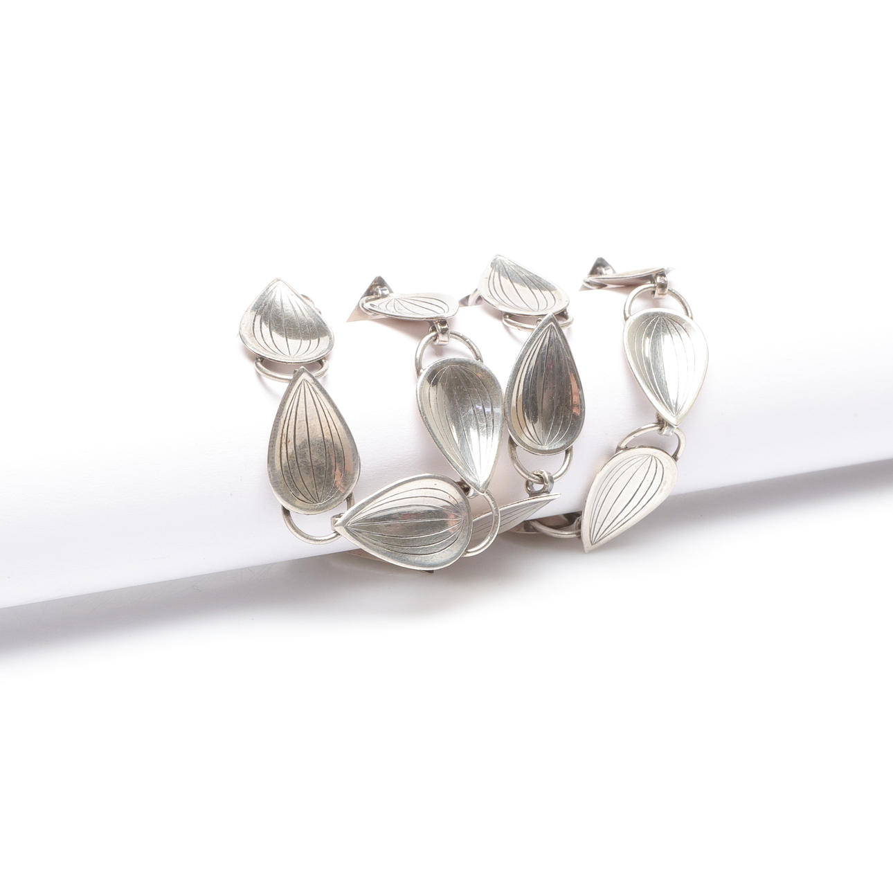 ARVO SAARELA. Necklace, silver, leaf-shaped, Enköping.