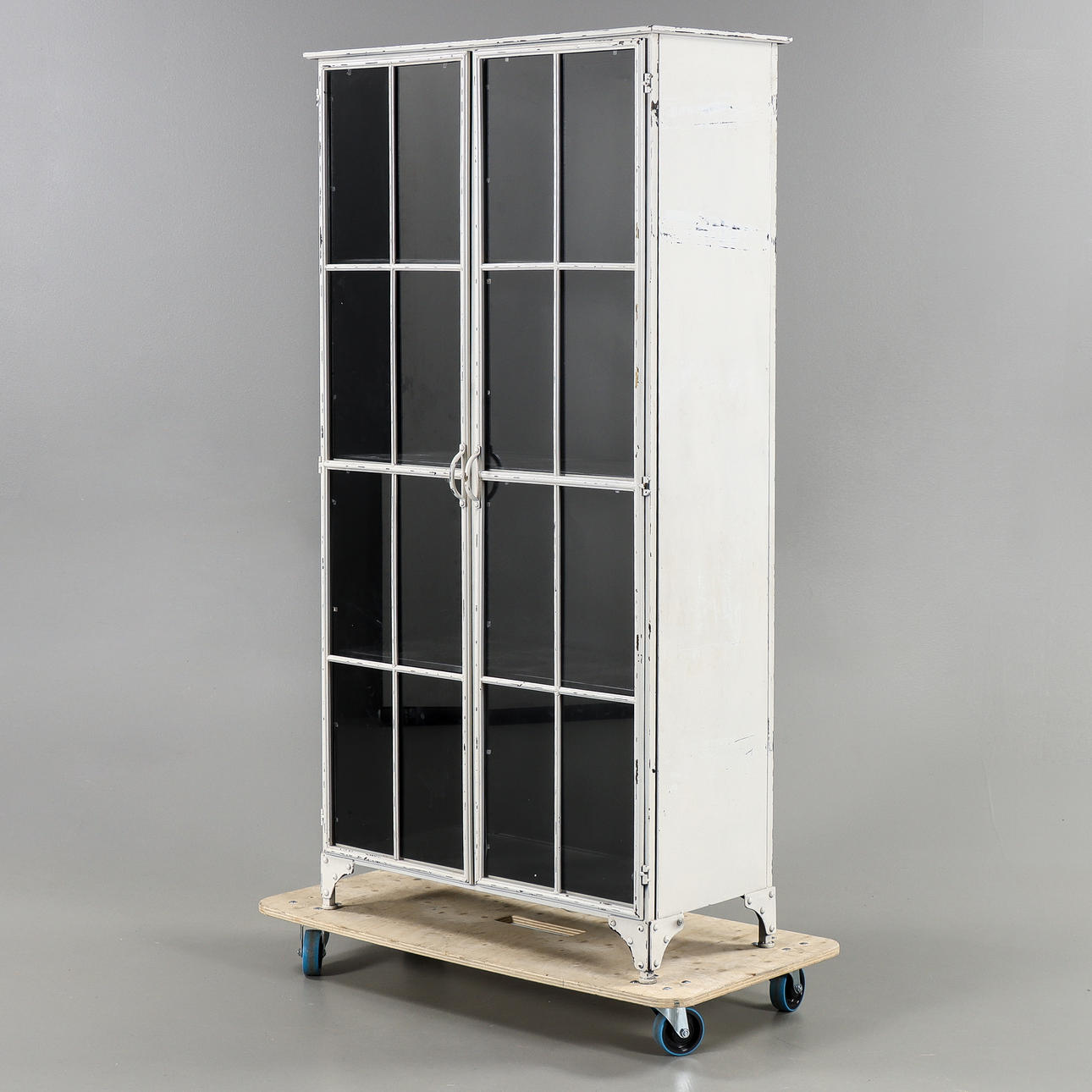 DISPLAY CABINETS Contemporary Manufacture.