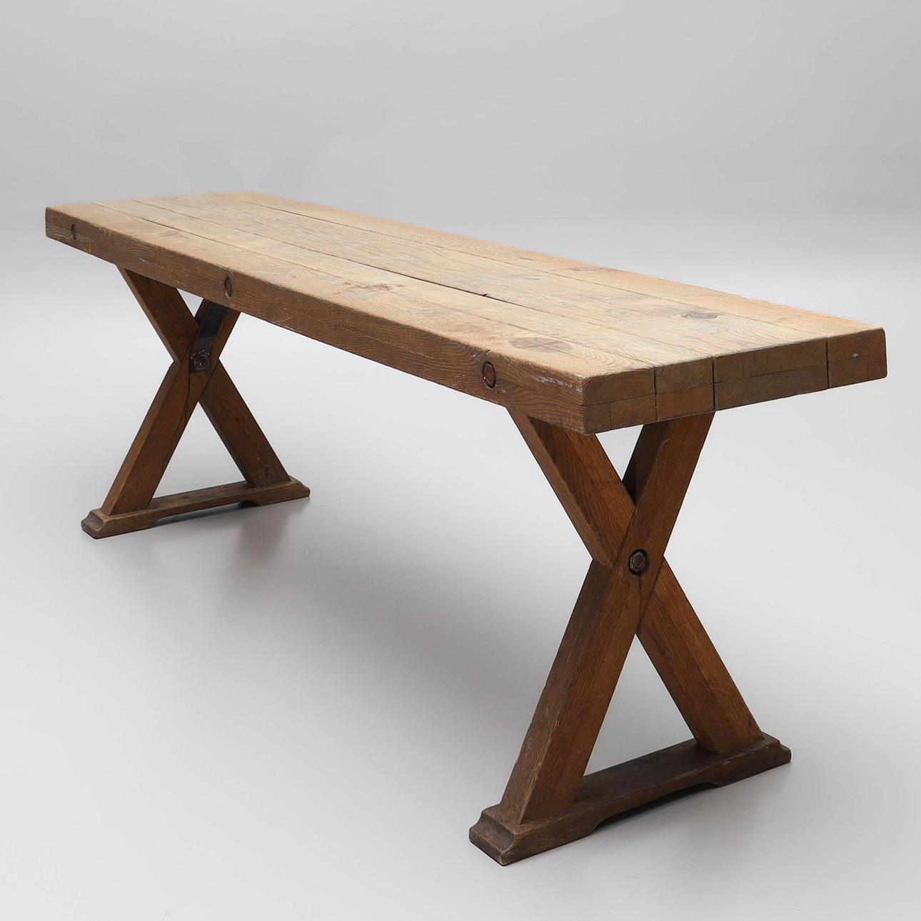 A 20th century “Plank table”.