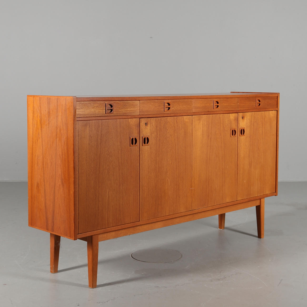 SKÄNK i teak 1960-tal, möjigen Ulferts i Tibro.