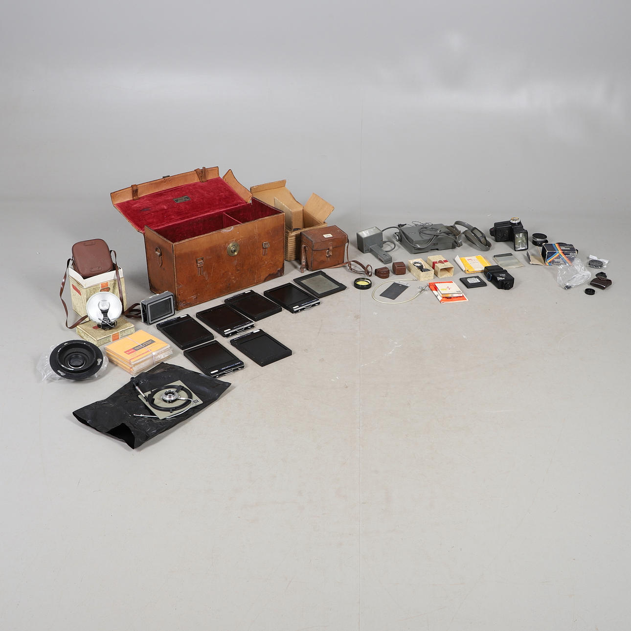 PLATE CAMERA ACCESSORIES & OTHER CAMERA ACCESSORIES.