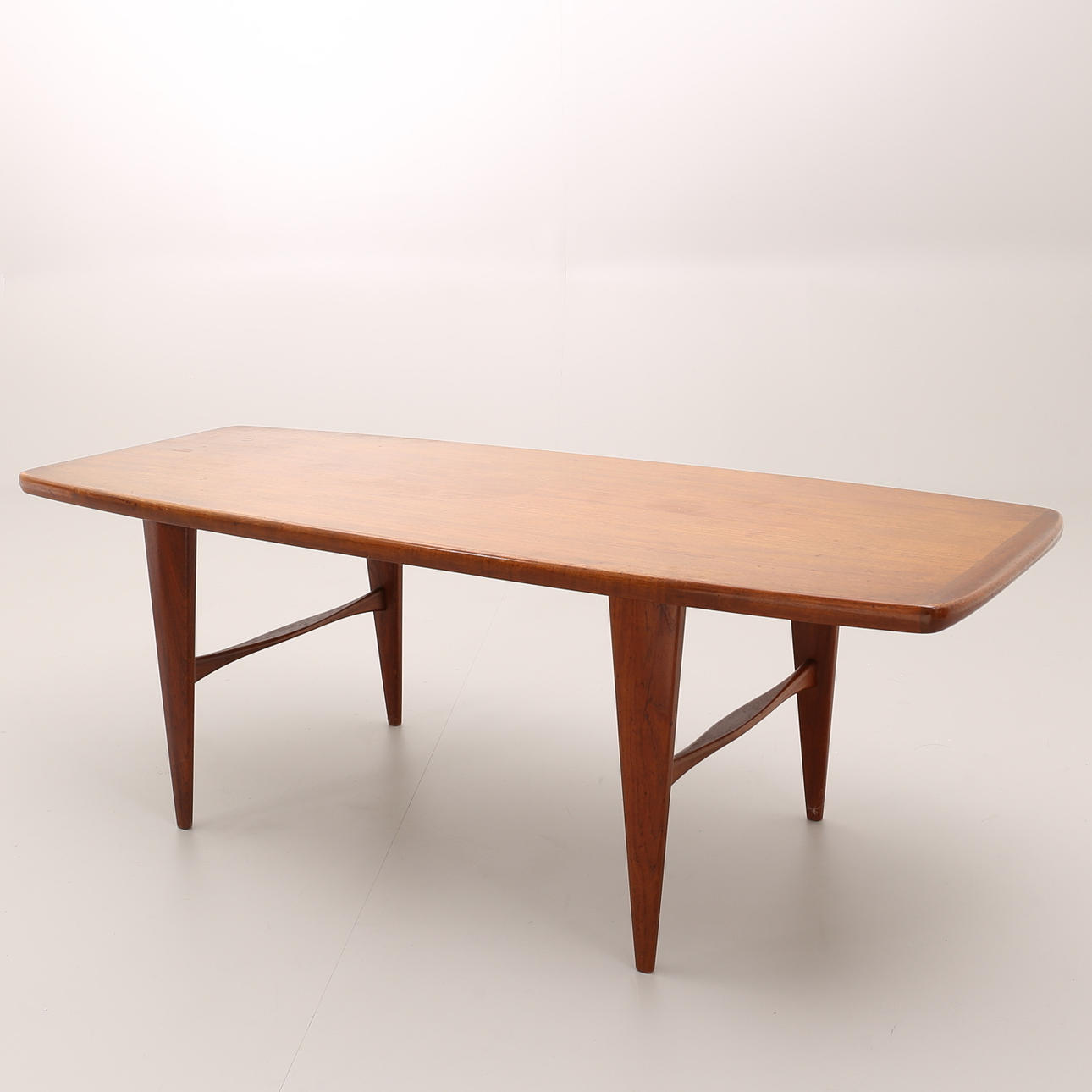 BORD, Svante Skogh, Seffle Möbelfabrik, 1900-talets mitt.