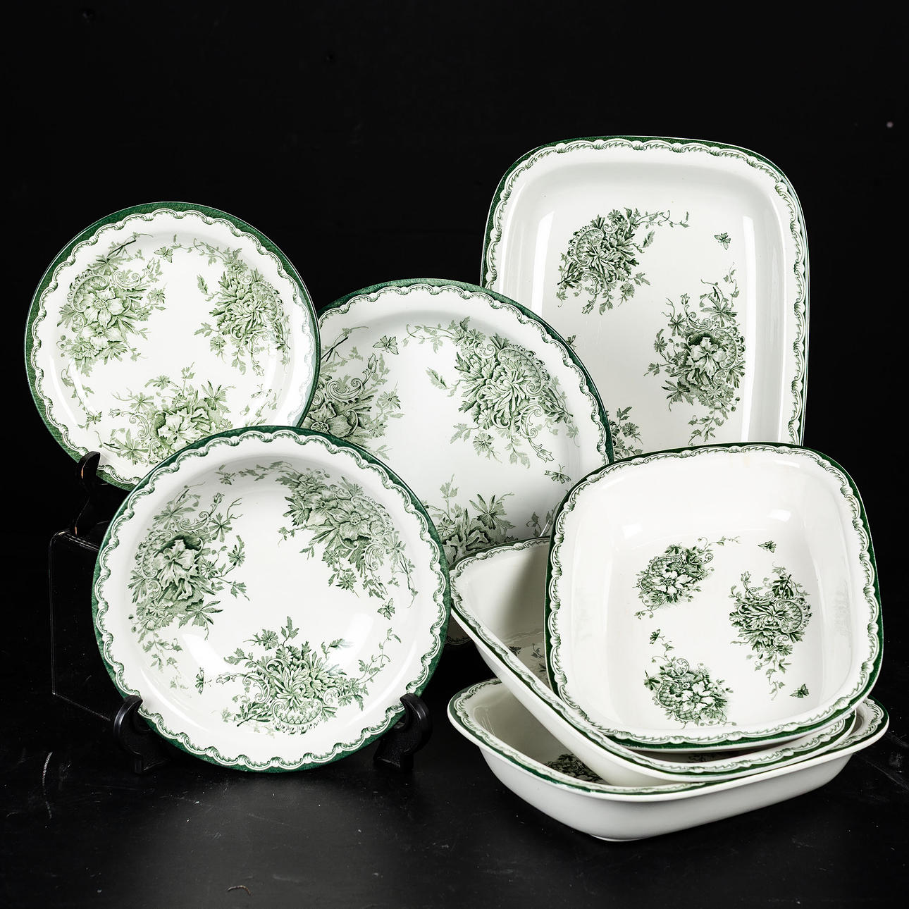 A 46-piece dining set, “Green Anna”, Rörstrand.