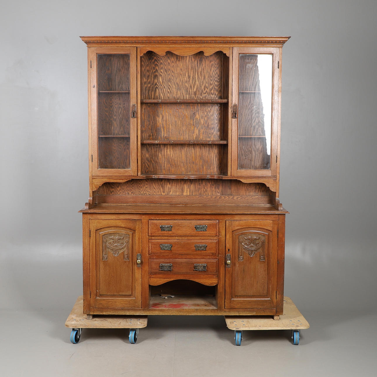 LARGE KITCHEN OAK DRESSER.