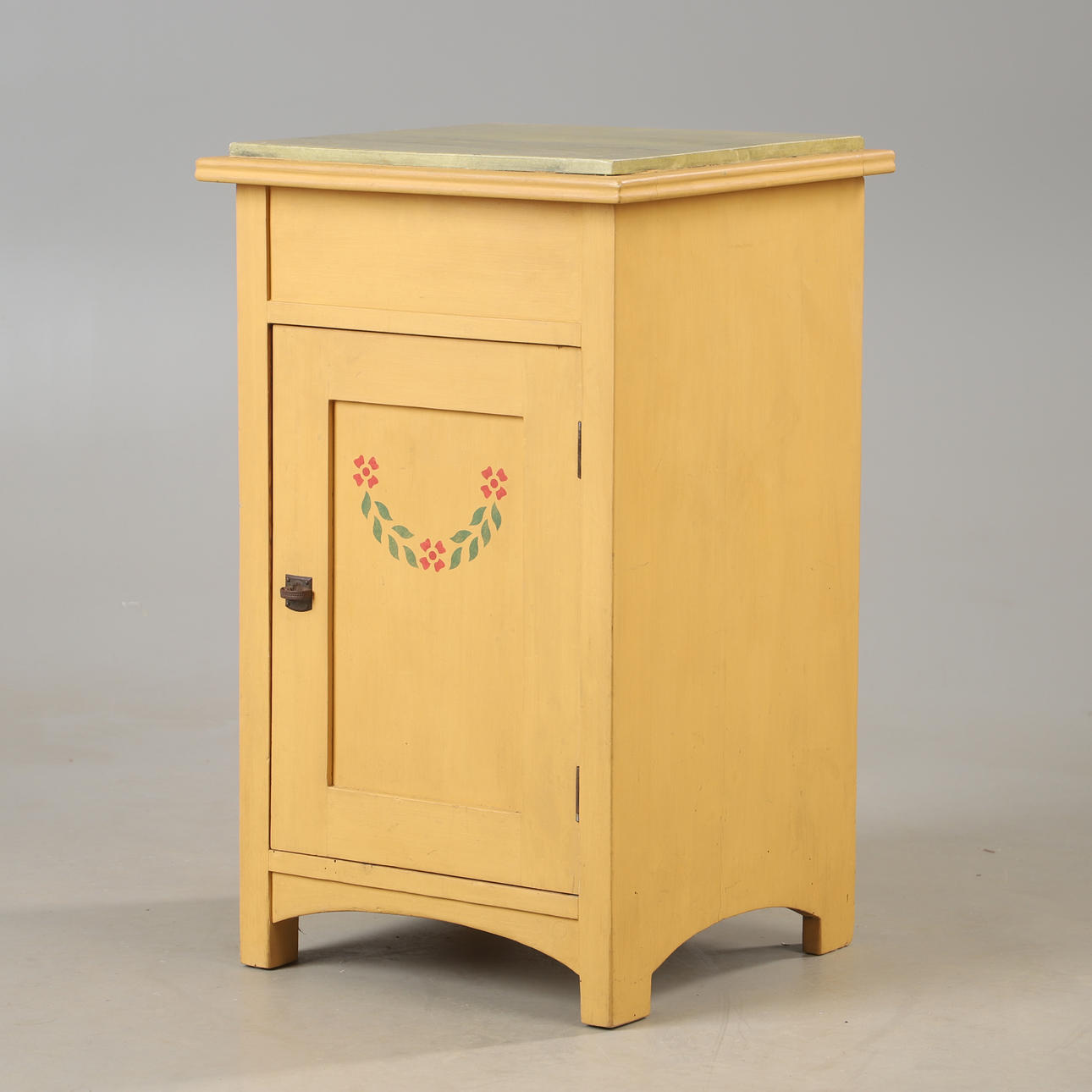 POTTSKÅP, målat, 1900-talets första hälft.