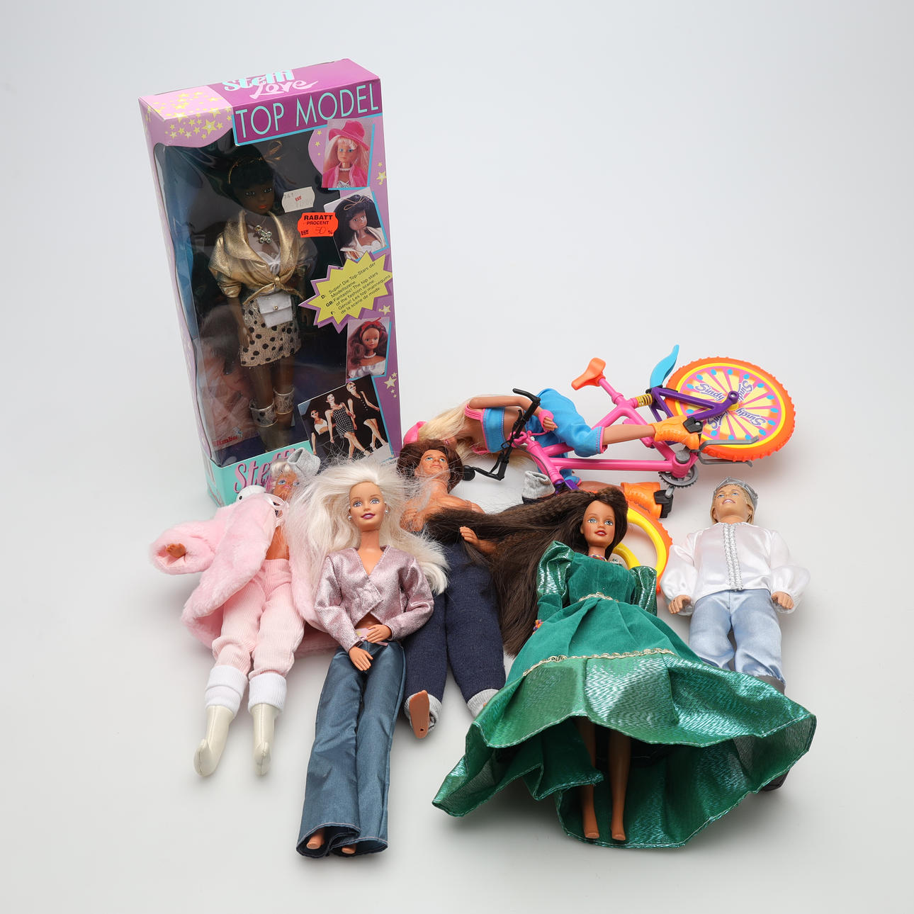 DOLLS, 7 pieces, mostly Barbie, 1968 - 1998.