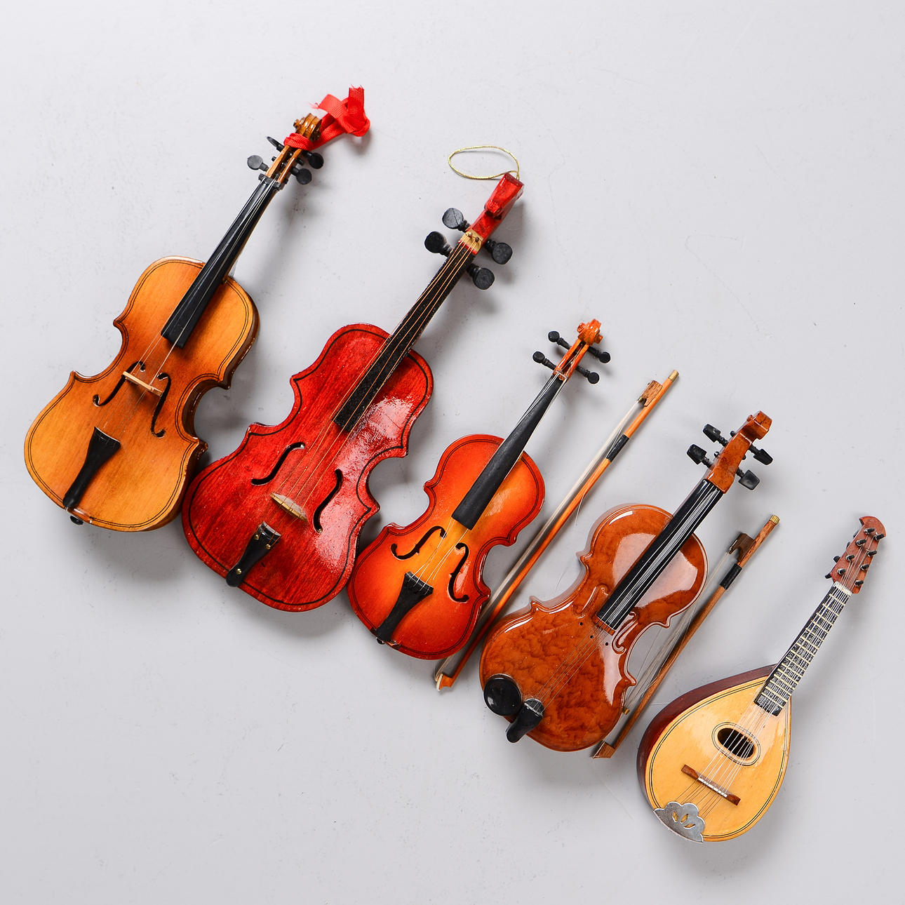 MINIATURE VIOLINS & MANDOLIN, 5 pcs.