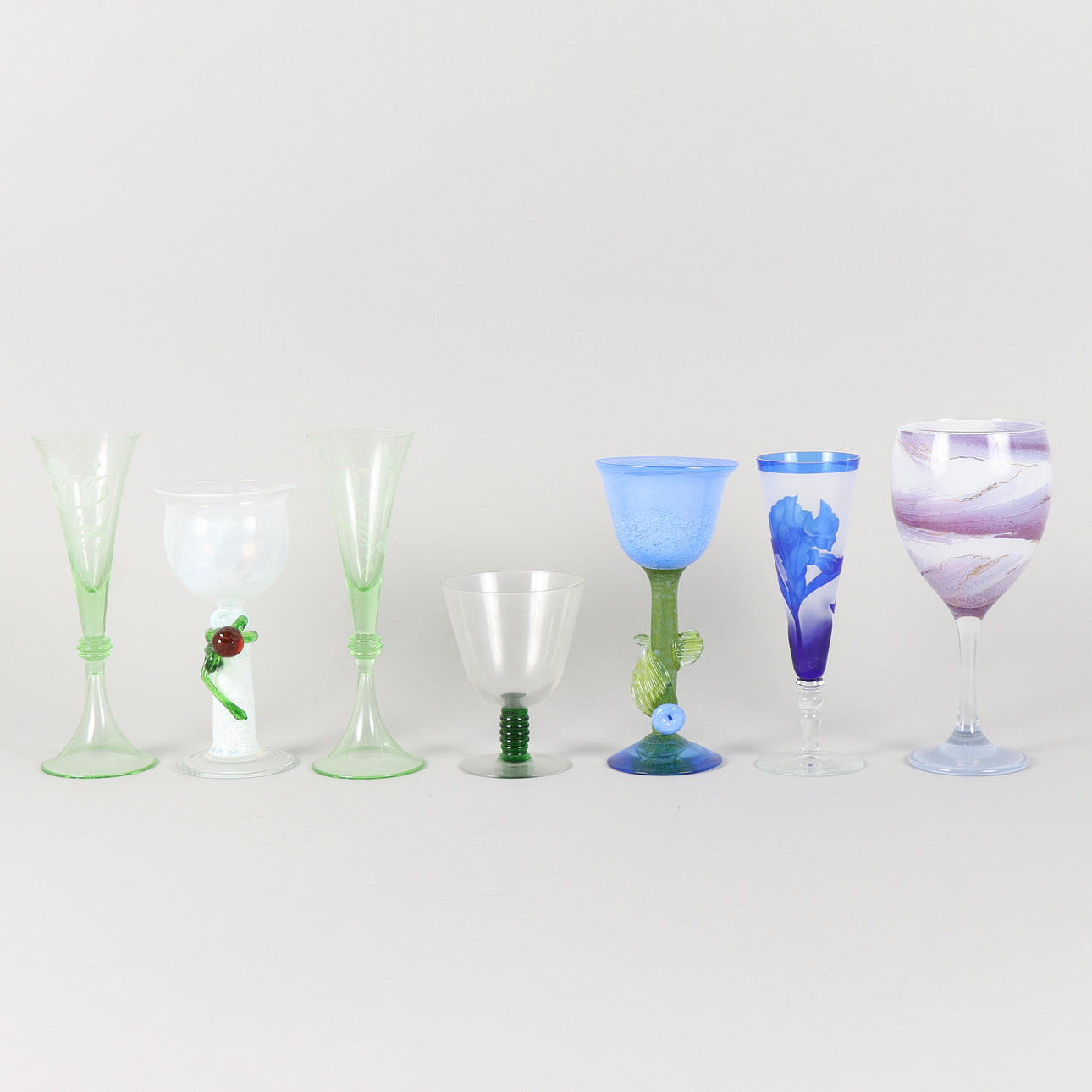 ODD WINE GLASSES 7 pieces.