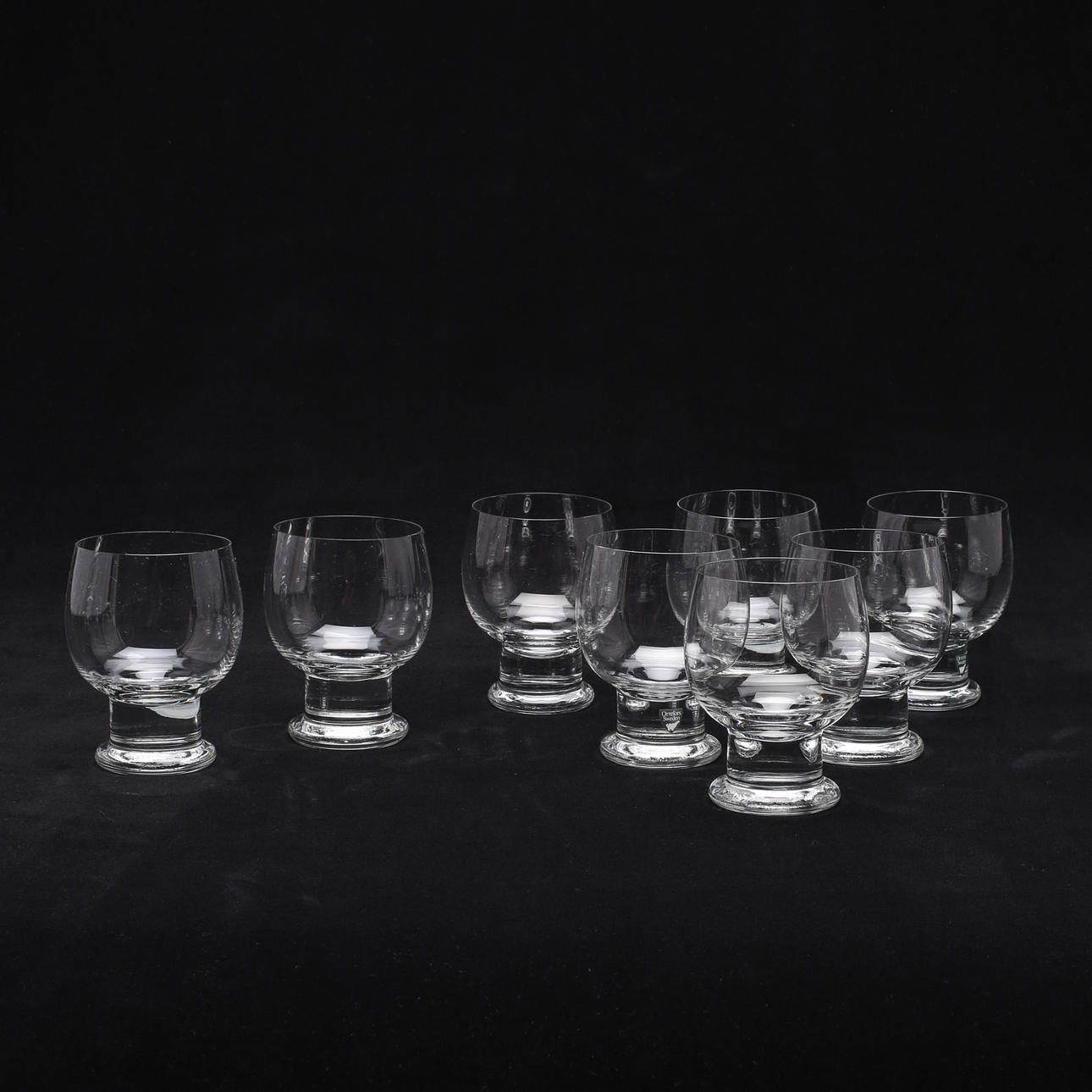 GUNNAR CYRÉN. Glasservisdelar 8 st "Medel Måtta" Orrefors 1969.