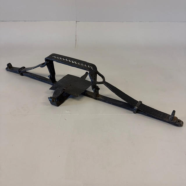 ANTIQUE POACHER'S MANTRAP.