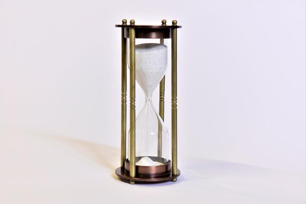 HOURGLASS. contemporary.