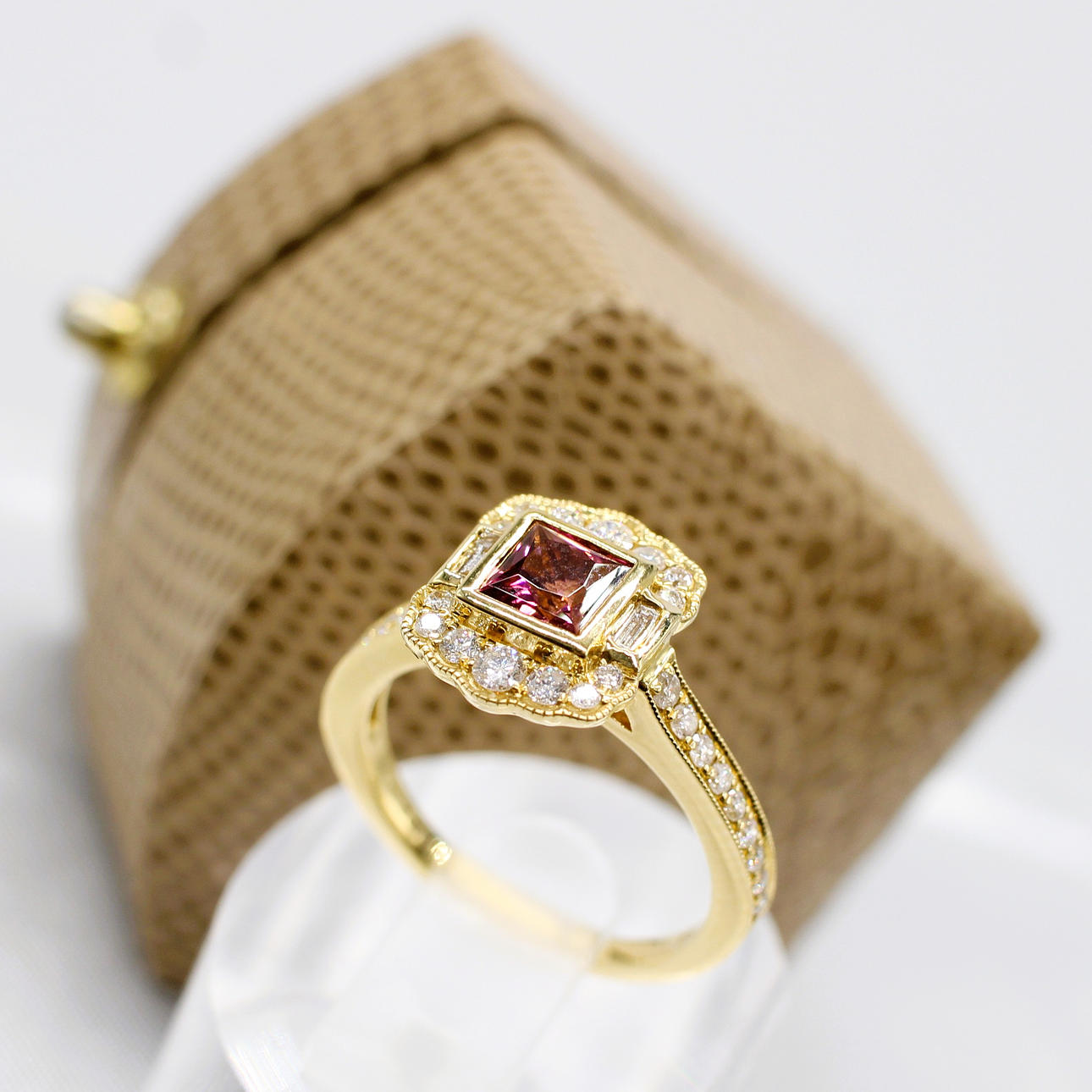 ART DECO STYLE PINK TOPAZ & DIAMOND RING.