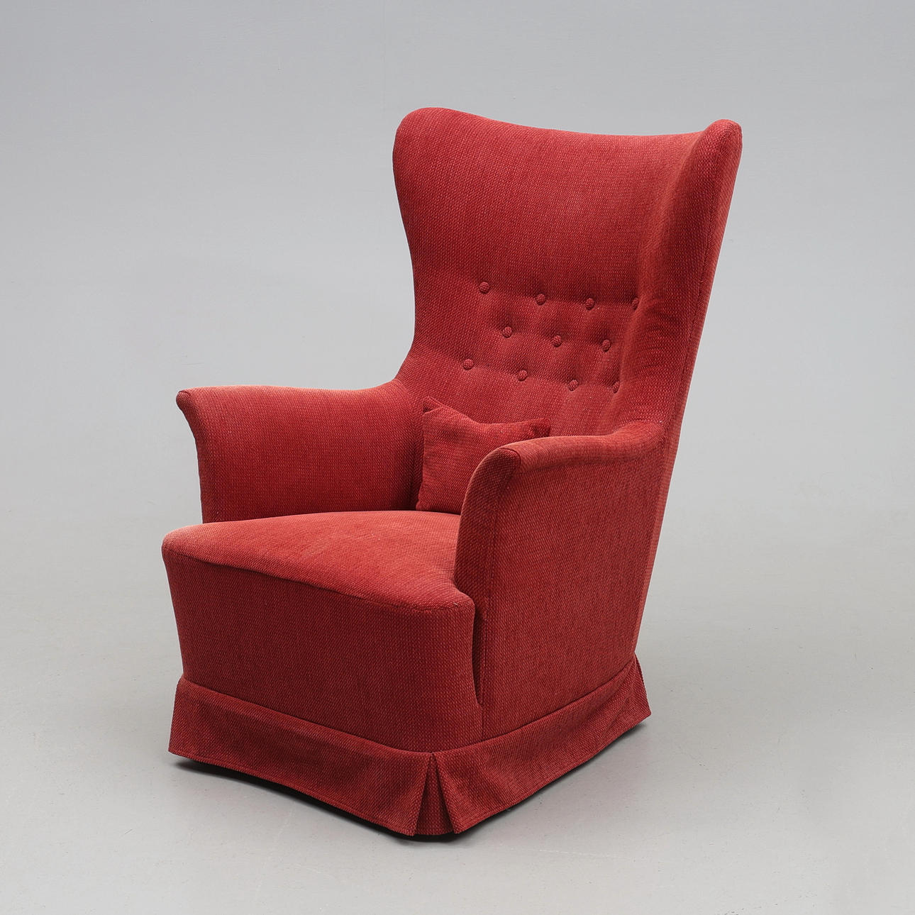 ARMCHAIR. Contemporary, ear-patch armchair.