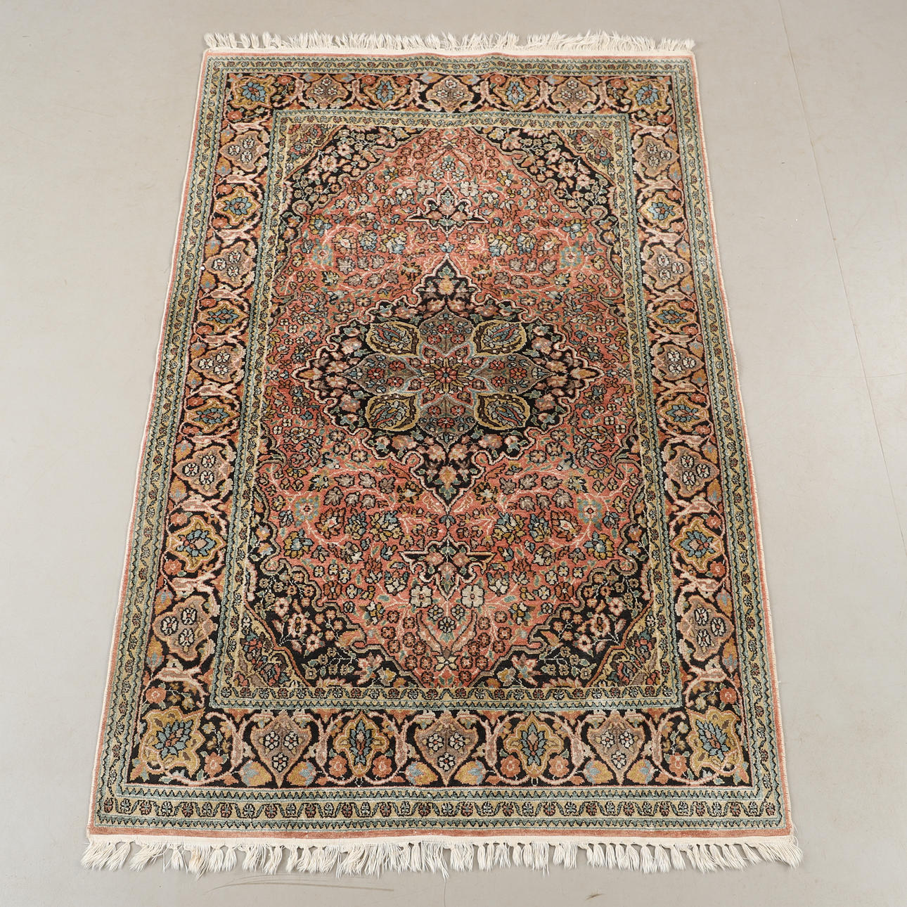 CARPET, oriental, 188 x 119 cm.