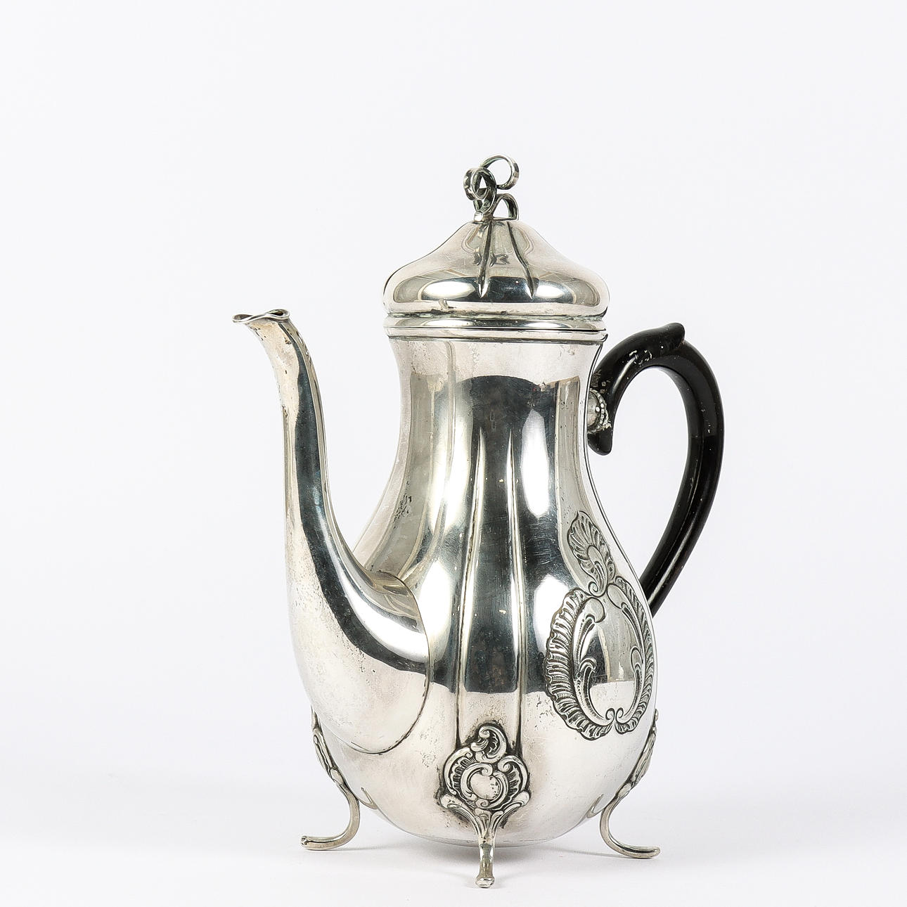 SERVING POT silver, with wooden handle.