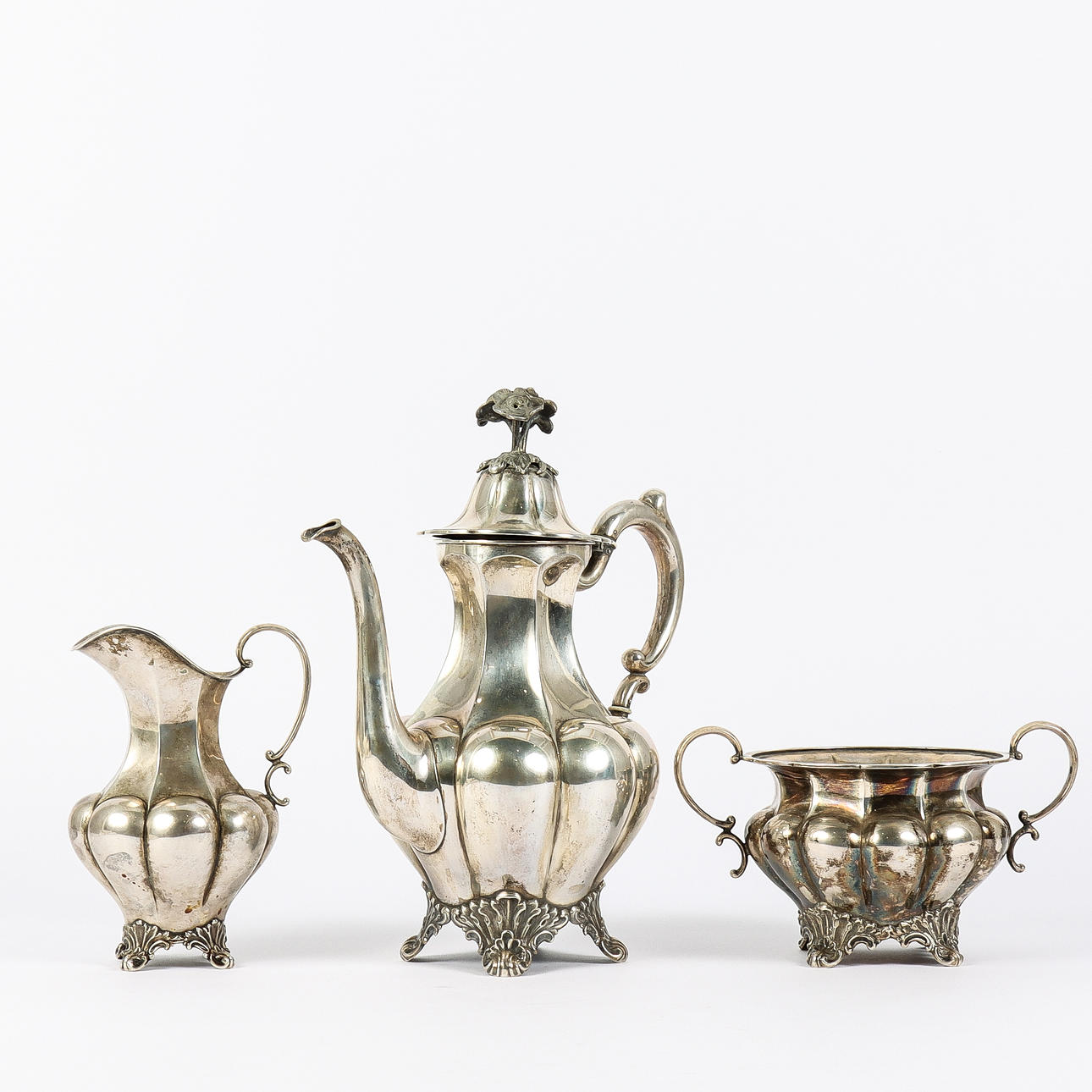 SERVING TABLEWARE silver, 3 pieces.