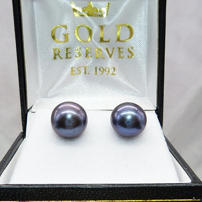 PEARL & 9K GOLD EAR STUDS.