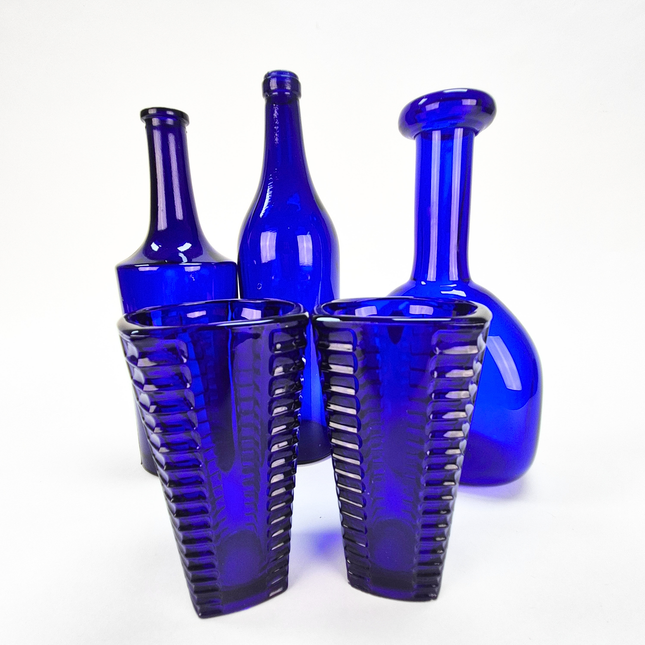 COLLECTION of blue glass, 5 pieces, including Sachsglas and bottle ...
