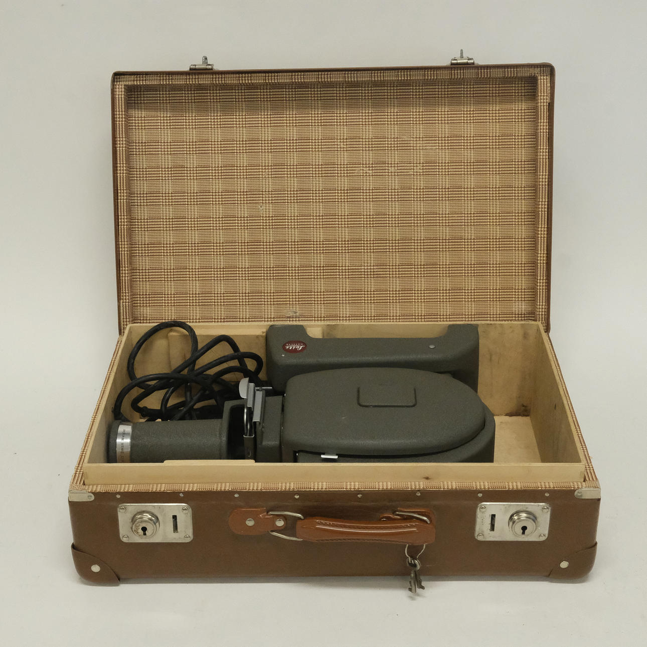 SLIDE PROJECTOR, PRADO, LEITZ, WETZLAR, GERMANY.