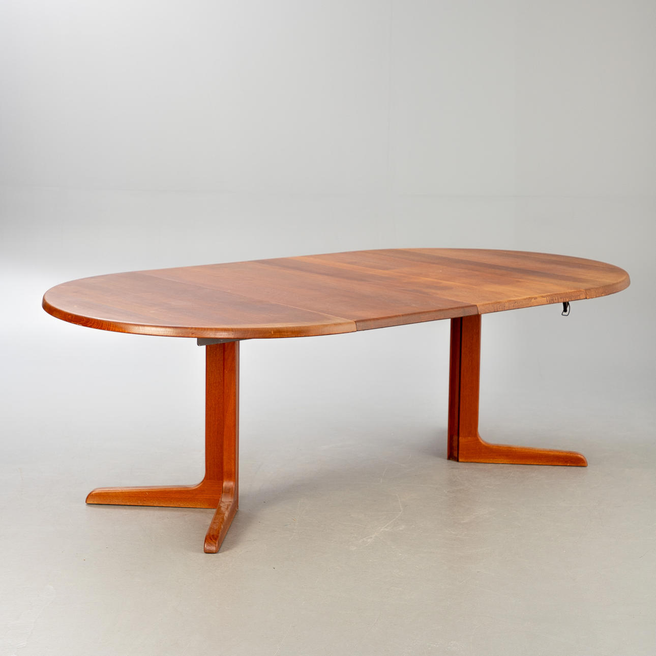 Teak dining table, extendable + 2 leaves, Denmark.