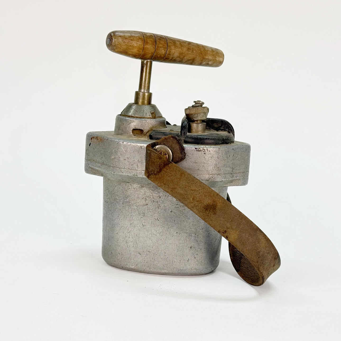 IGNITION DEVICE. Nitro, Nobel, Schaffler & Co, stamped under.