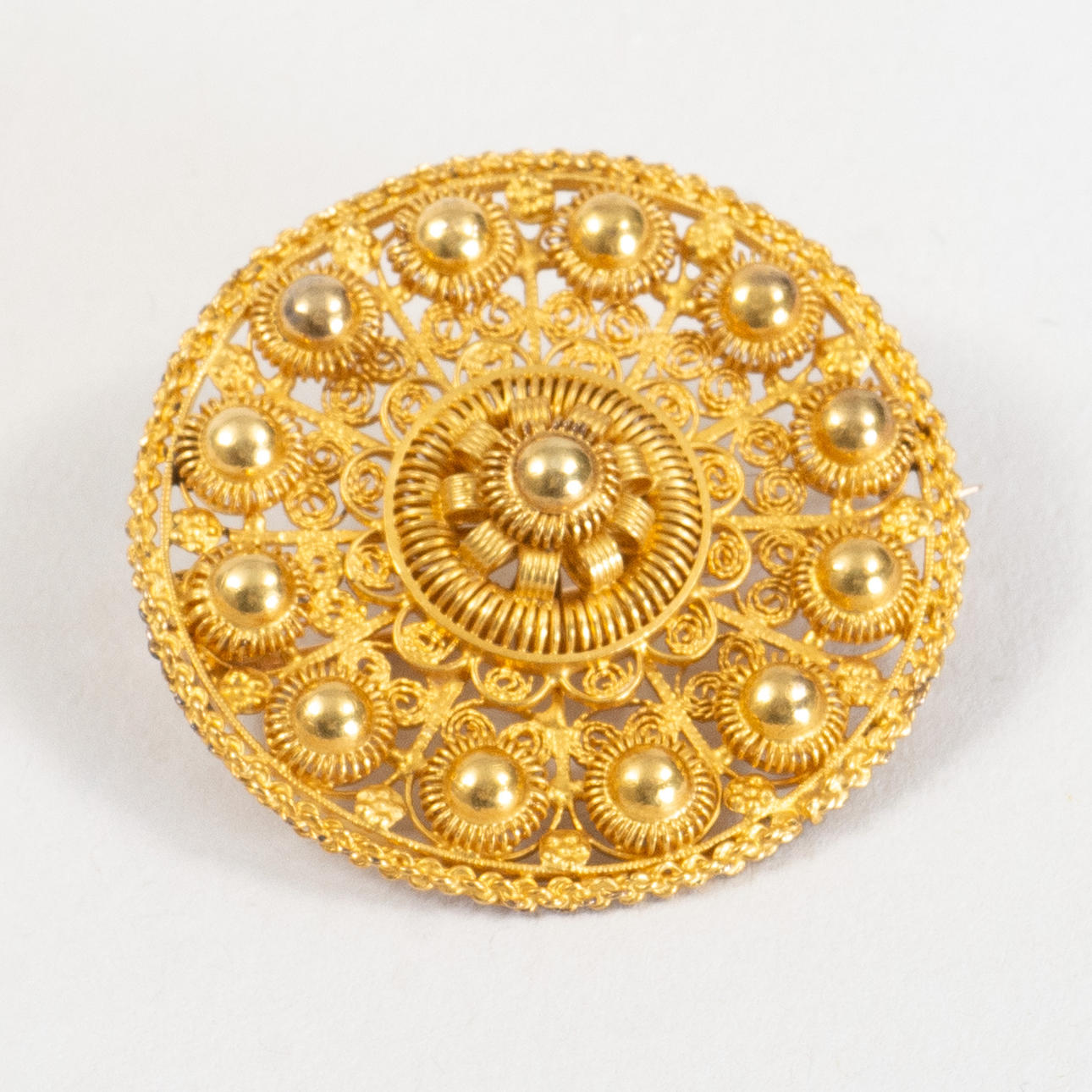14K Gold Filigree Brooch.