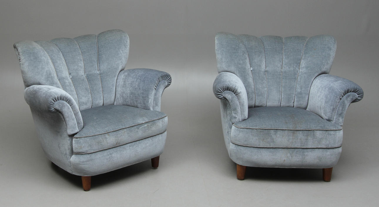 FÅTÖLJER 1 par, gråblå plyschklädsel, 1900-talets slut.