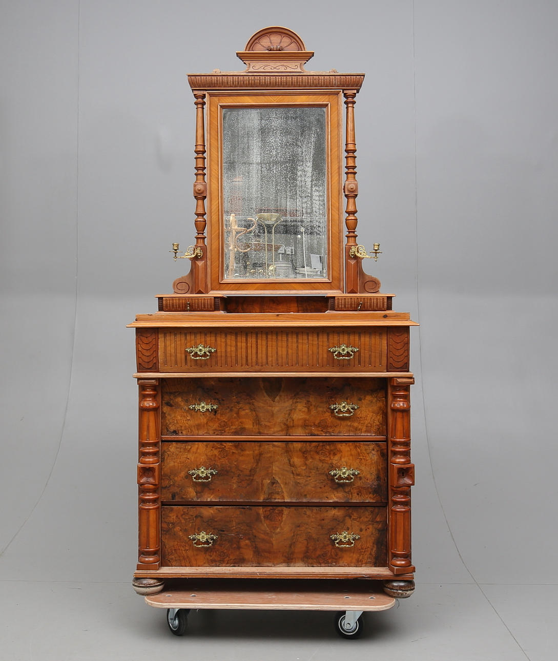 SPEGELBYRÅ, 1800-talets andra hälft.