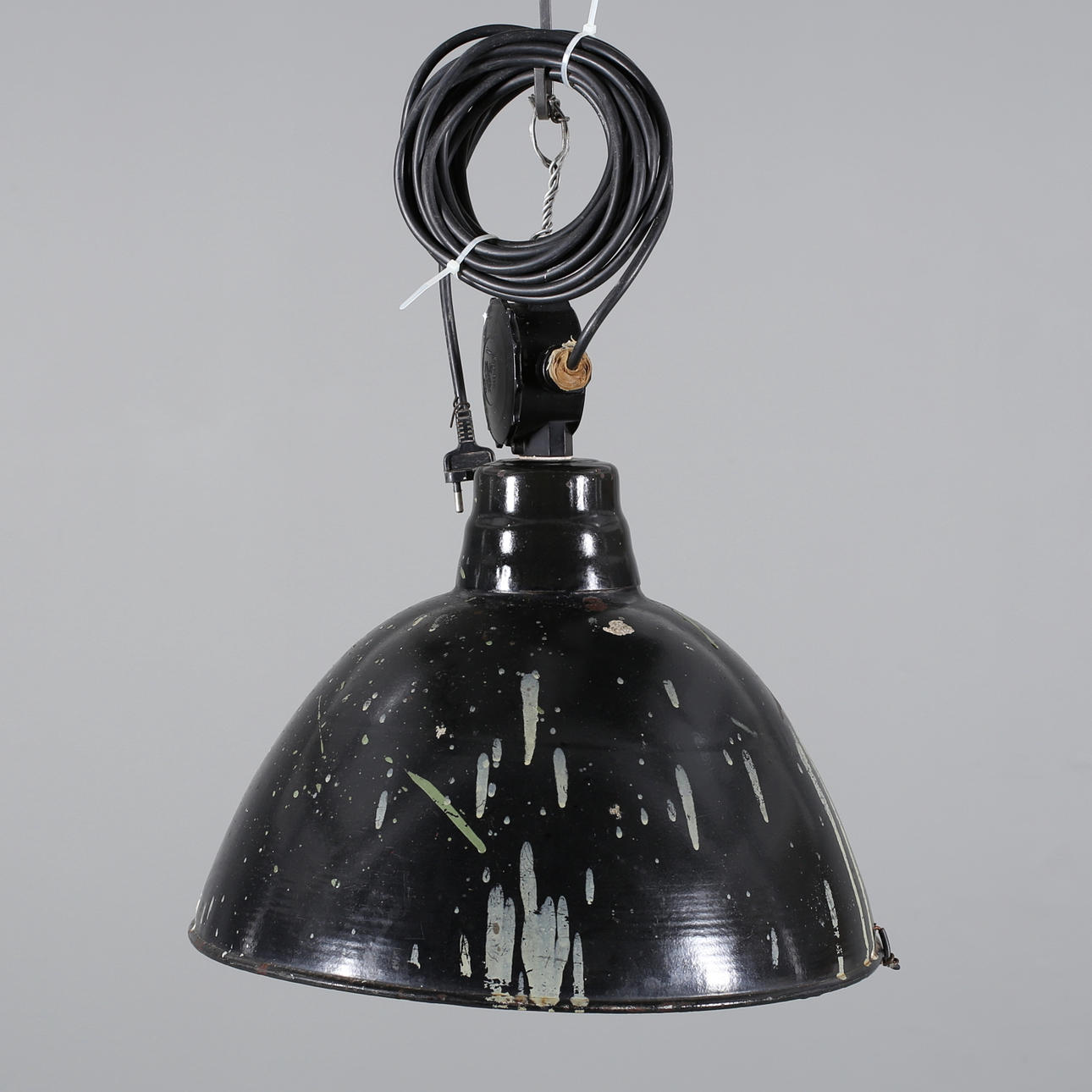 INDUSTRILAMPA/TAKLAMPA, omkring 1900-talets mitt.