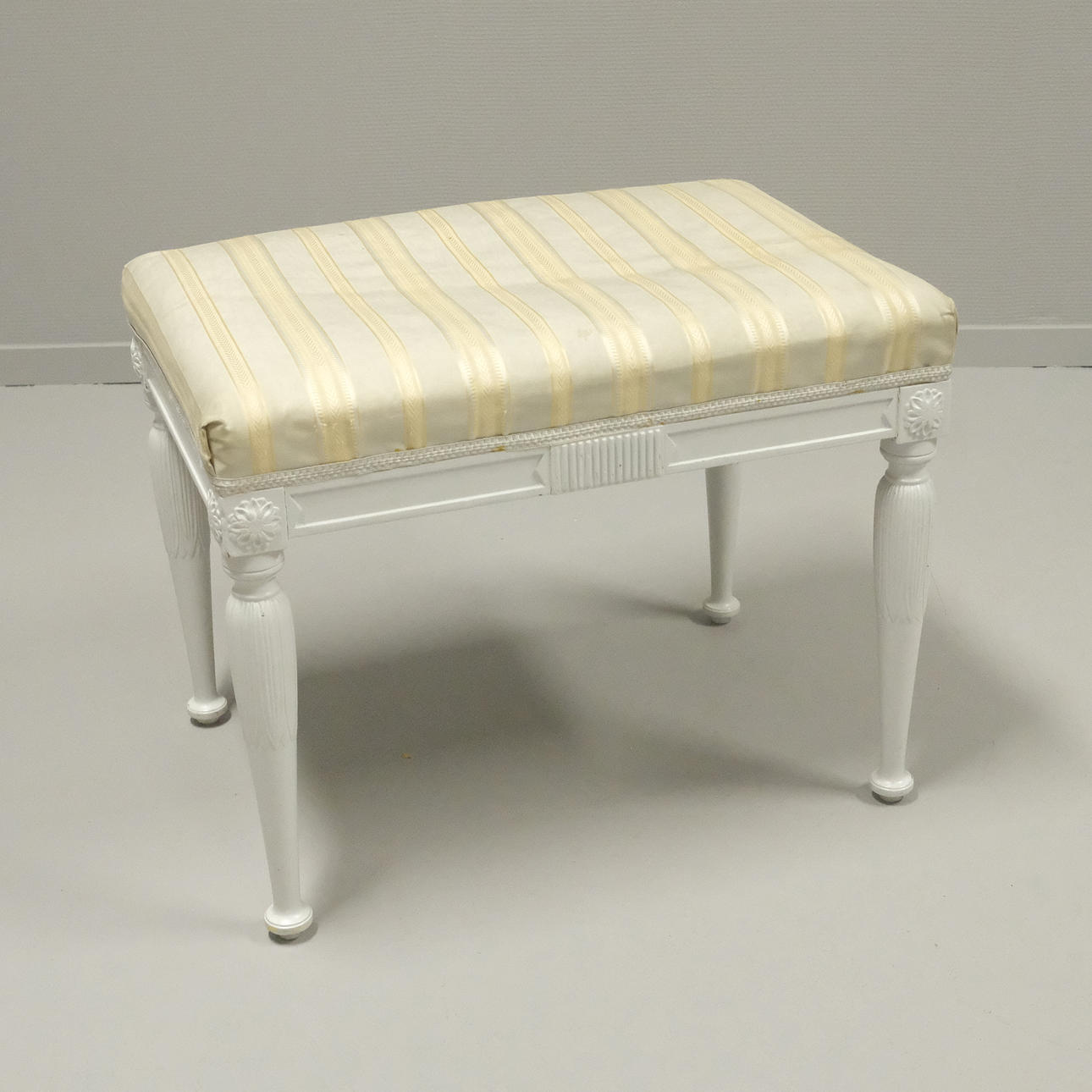 STOOL, GUSTAVIAN STYLE.