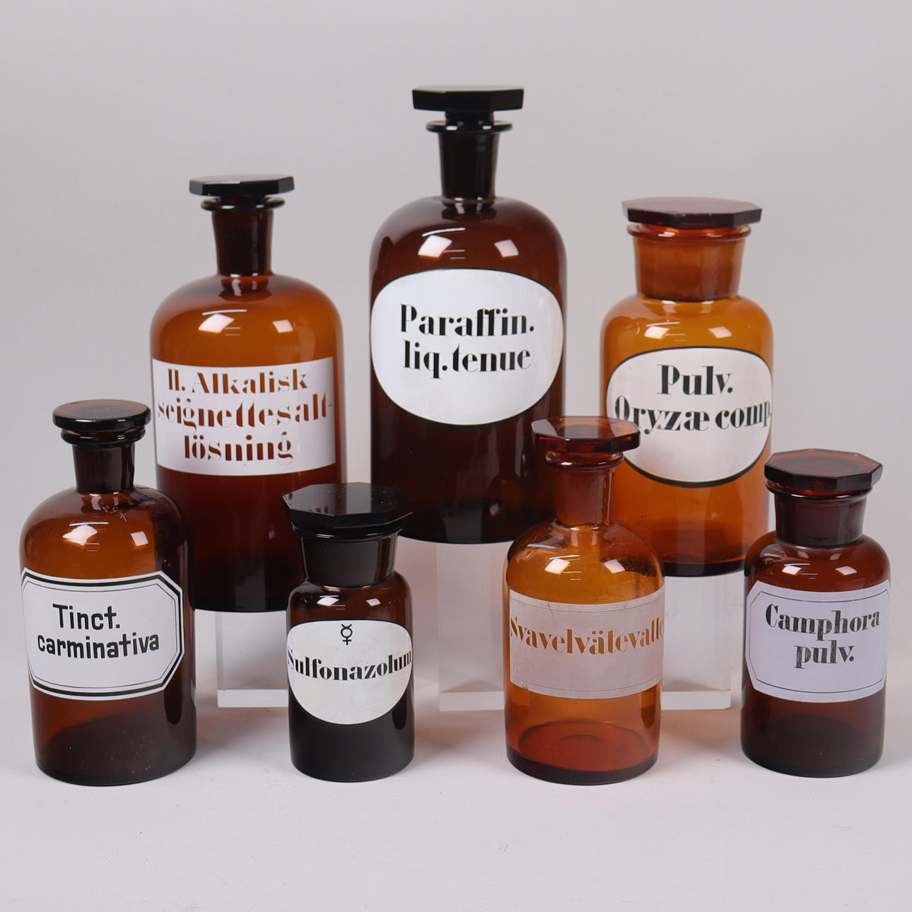 APOTHECARY BOTTLES, 7 pcs.