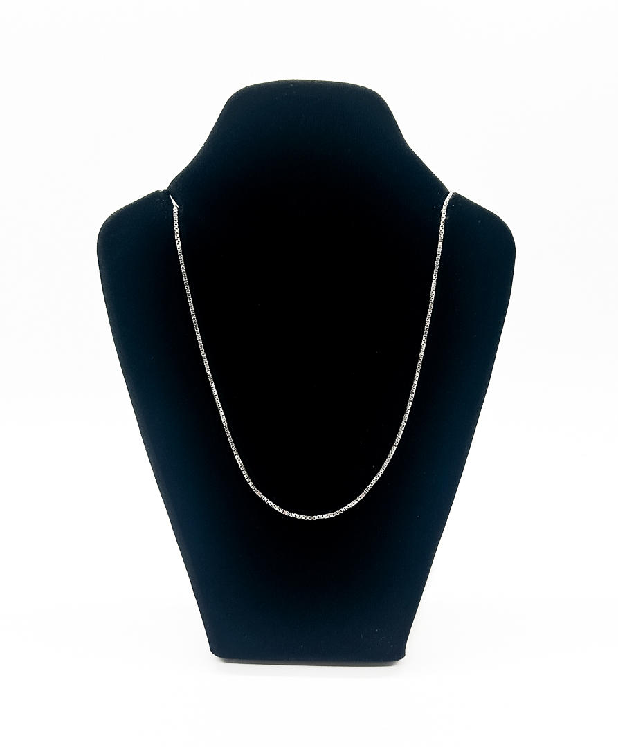 NECKLACE, 18k white gold.