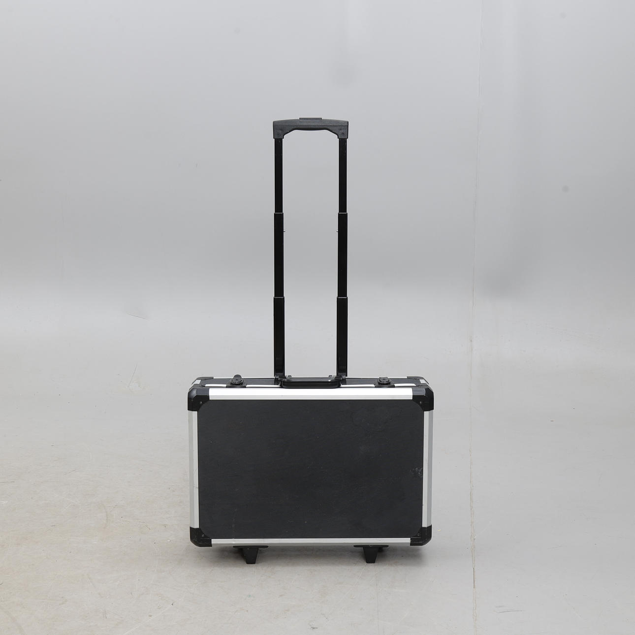 TOOL BAG/TROLLEY, Ironside, on wheels.