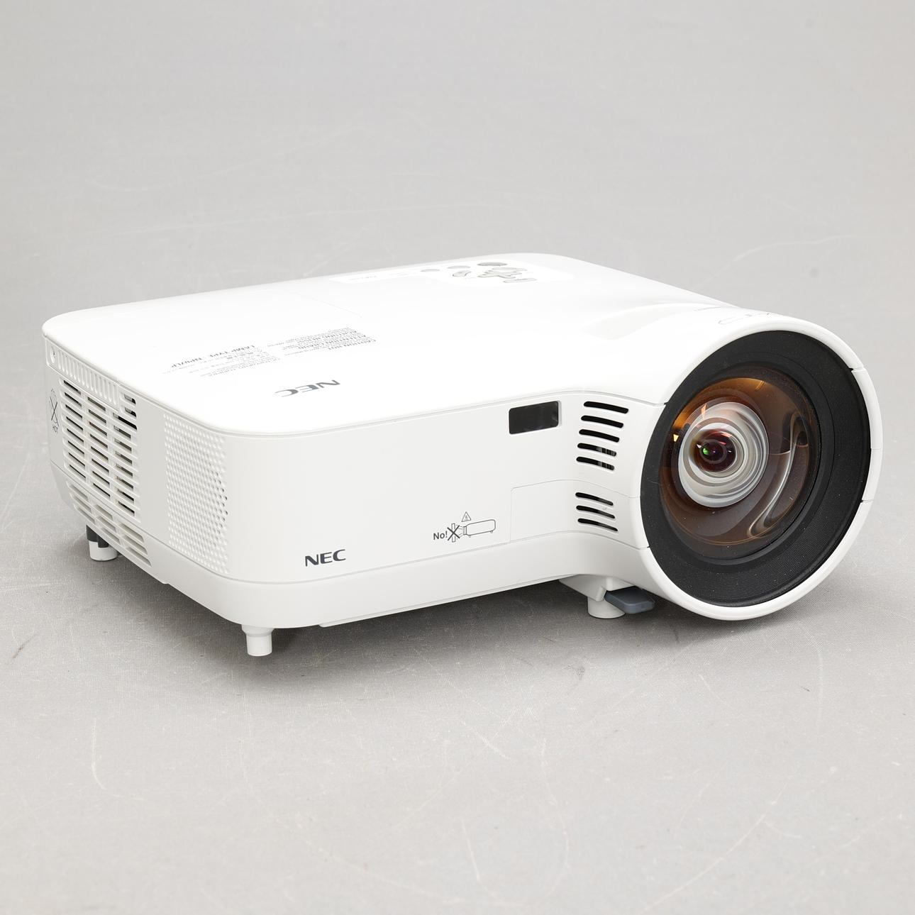 PROJECTOR, NEC 6010S.