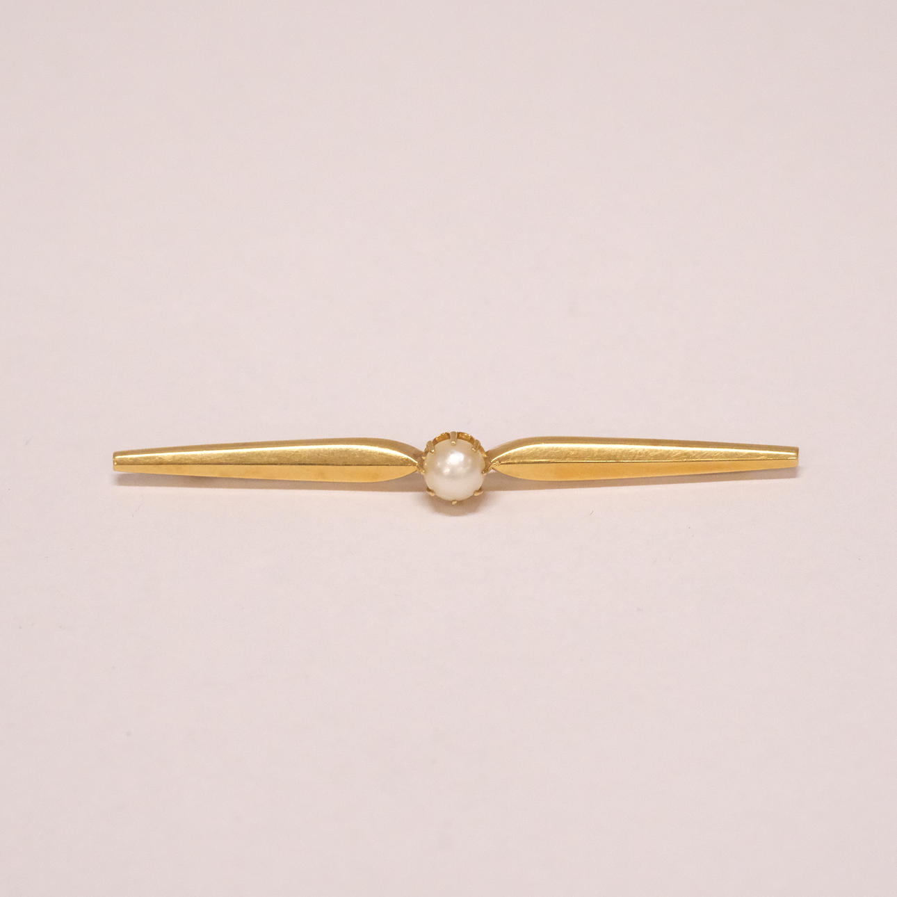 BROOCH WITH PEARL, 18K GOLD.