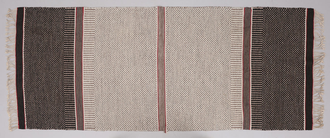 VÄVD MATTA, MODERN TILLVERKNING.