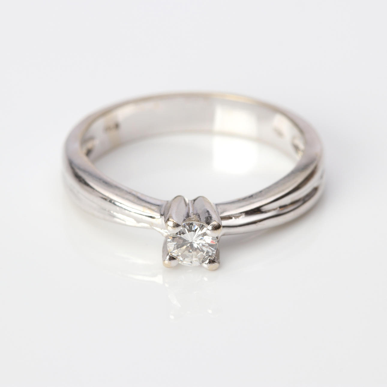 DIAMOND RING 18K, approx. 0.23 ct.