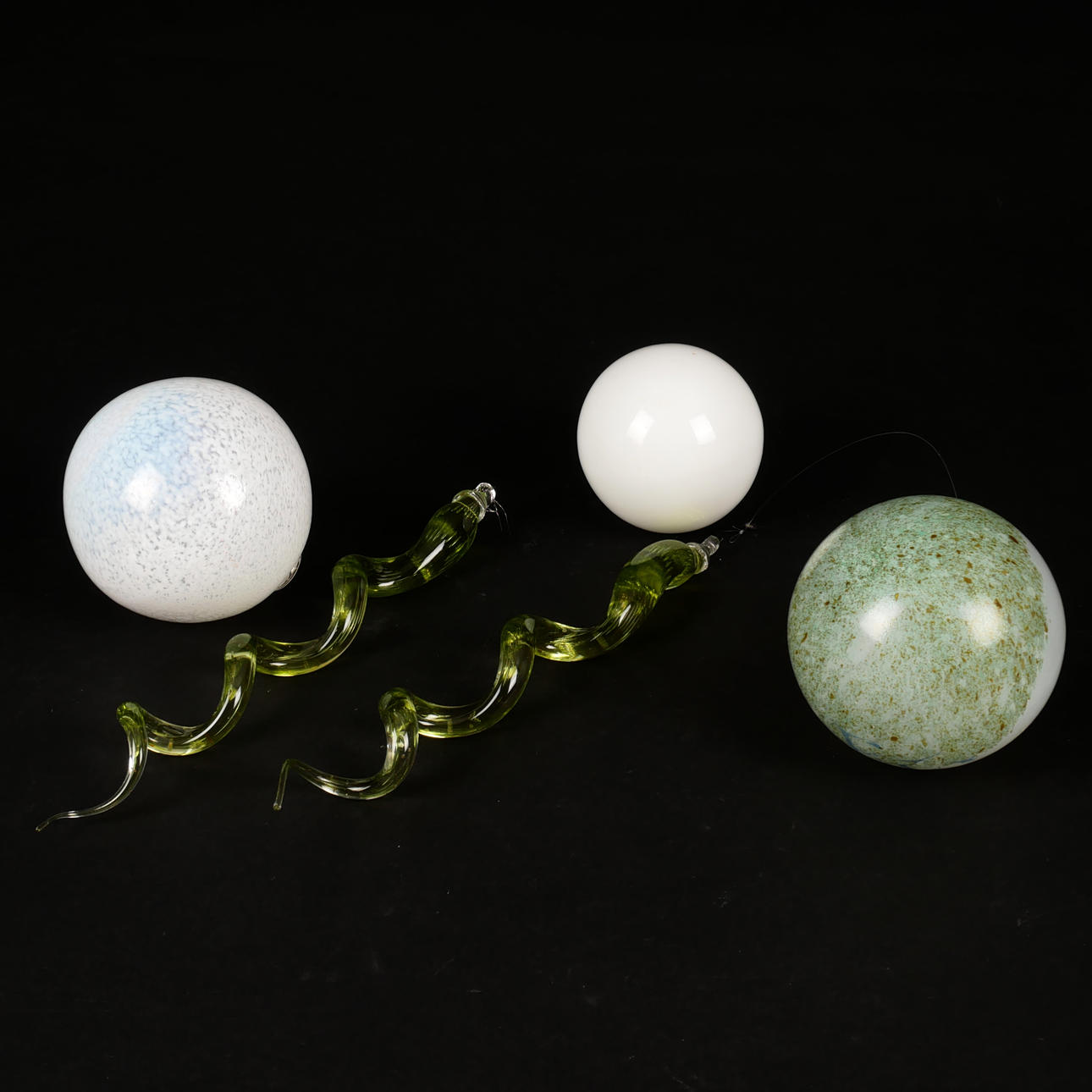 WINDOW HANGINGS AND SPHERE, 5 pcs, glass.