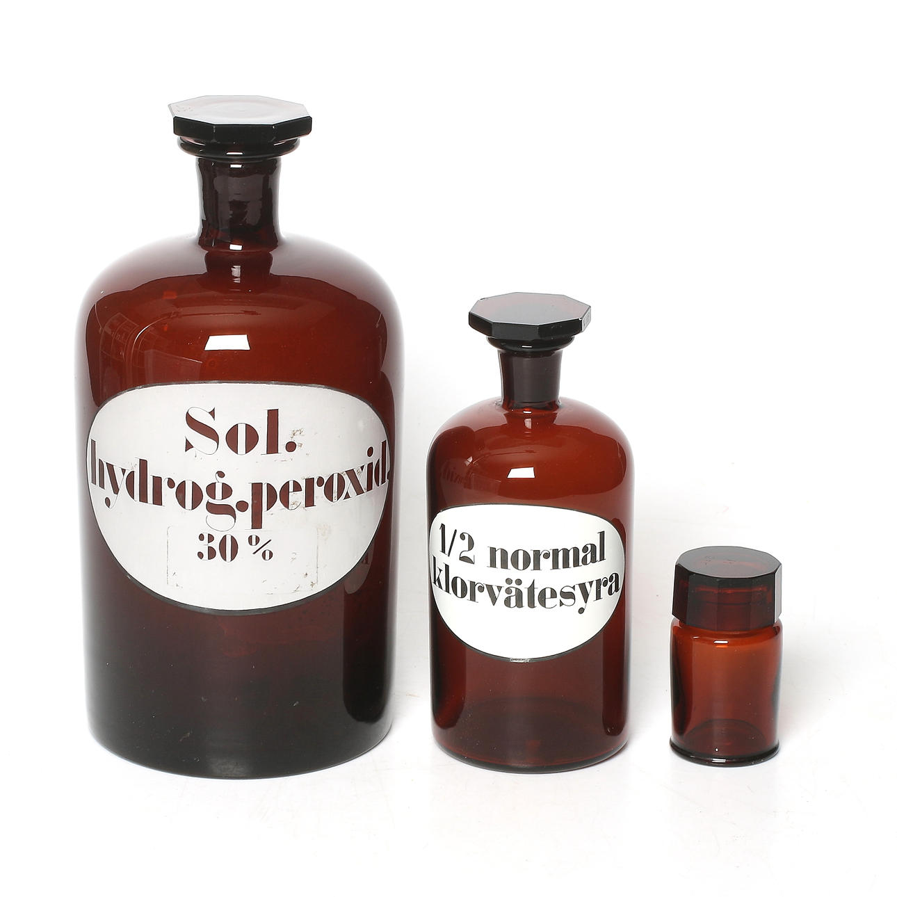 MEDICINFLASKOR, 3 st, 1900-talets mitt.