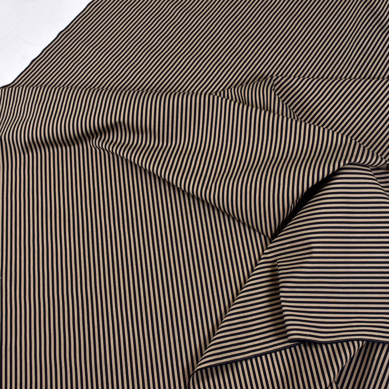 MÖBELTYG, Svenskvävt, 5,45 meter.