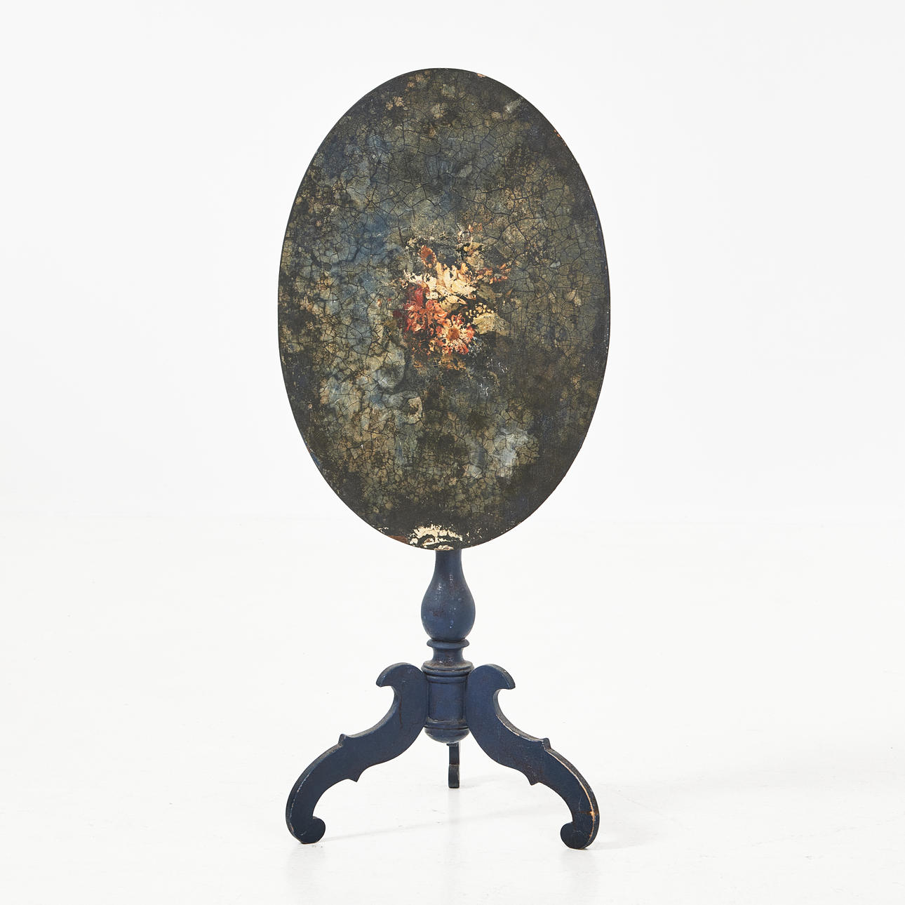 DROP-LEAF TABLE/PEDESTAL TABLE, 19th century, painted.