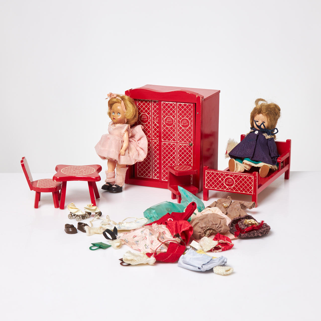 DOLLS, 2 pcs, Ginger, with various accessories.